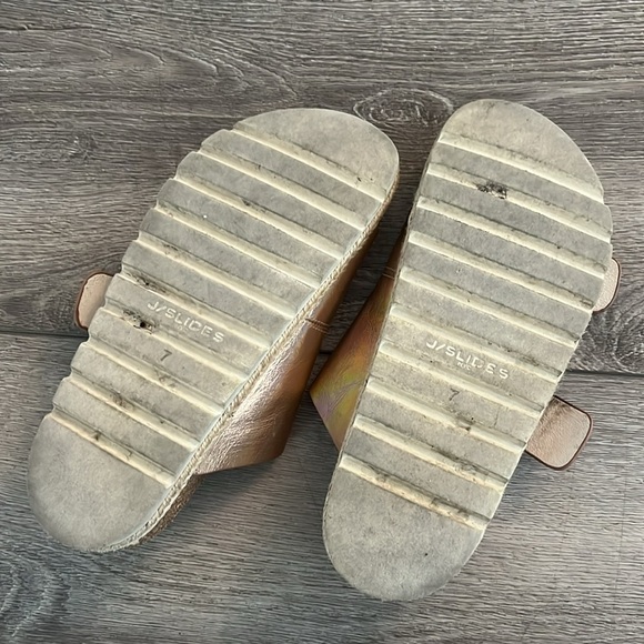 J/SLIDES
Leighton rose gold Leather Slides size 7 - Picture 3 of 7